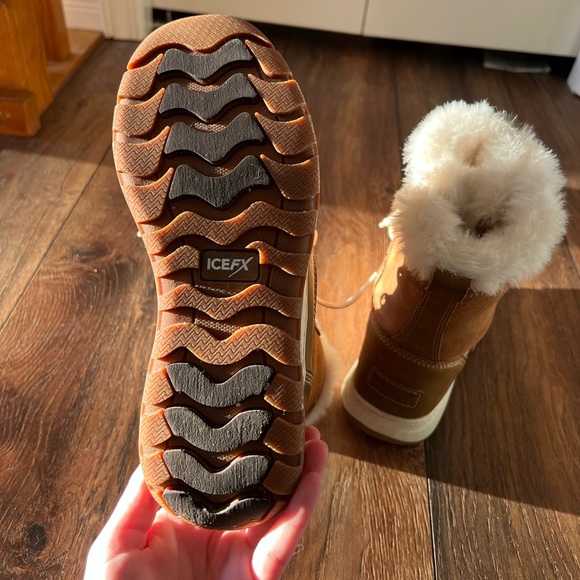 Denver Hayes Women’s Winter Boots - Picture 2 of 4